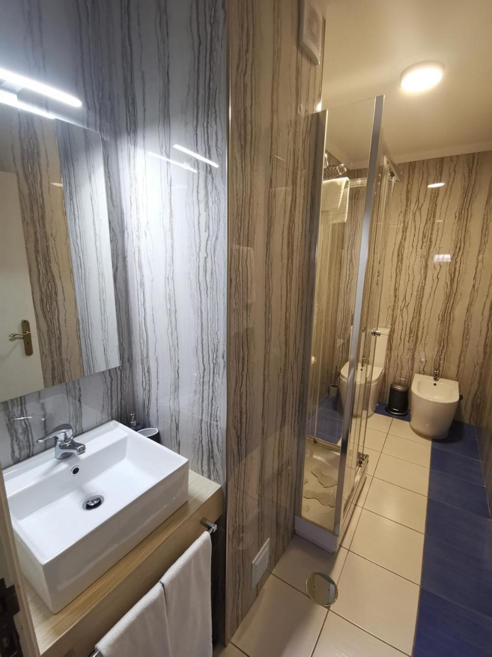 Residencial Dora Hotel 2*
